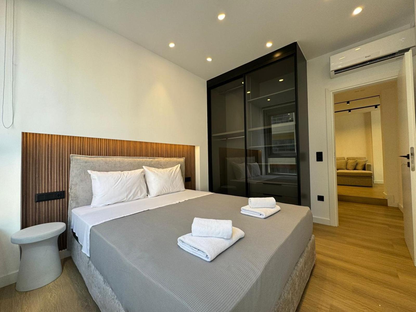 Portstay - Complex N71 Pire Dış mekan fotoğraf