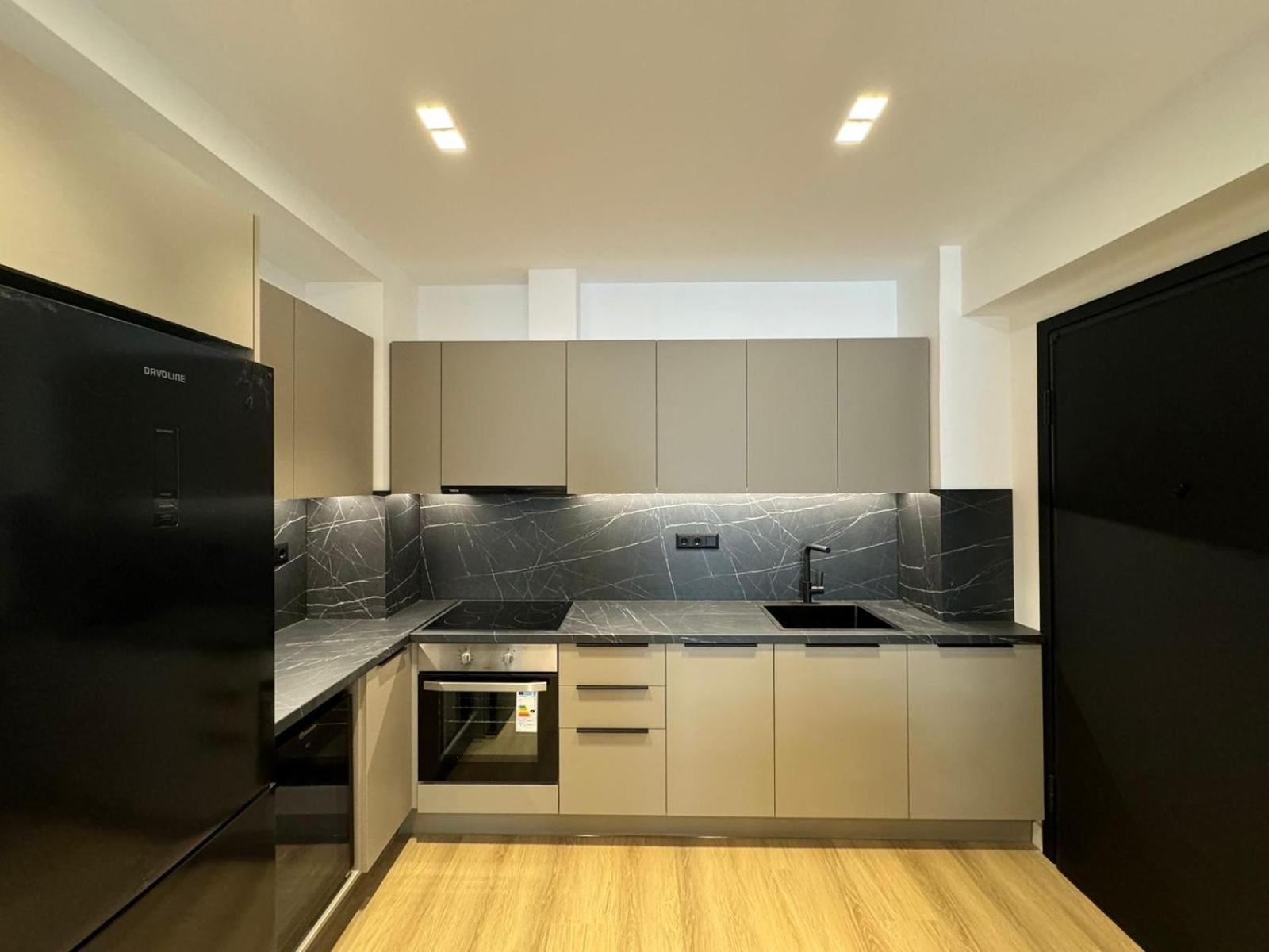 Portstay - Complex N71 Pire Dış mekan fotoğraf